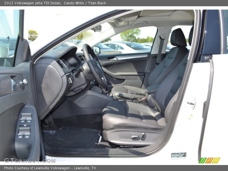 Candy White / Titan Black 2013 Volkswagen Jetta TDI Sedan