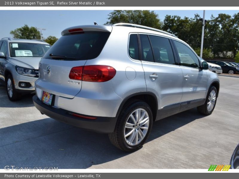 Reflex Silver Metallic / Black 2013 Volkswagen Tiguan SE