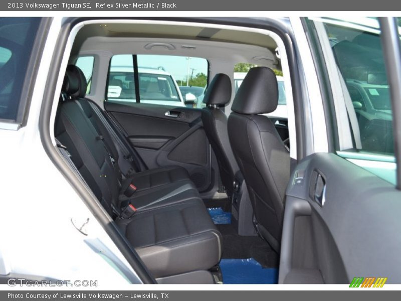 Reflex Silver Metallic / Black 2013 Volkswagen Tiguan SE