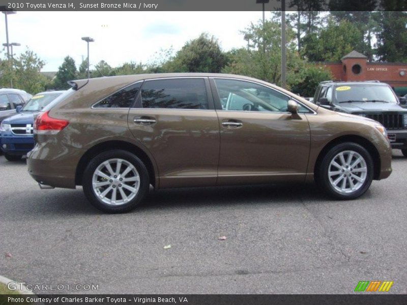 Sunset Bronze Mica / Ivory 2010 Toyota Venza I4