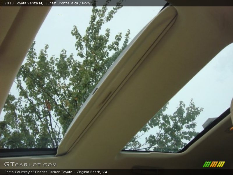 Sunset Bronze Mica / Ivory 2010 Toyota Venza I4