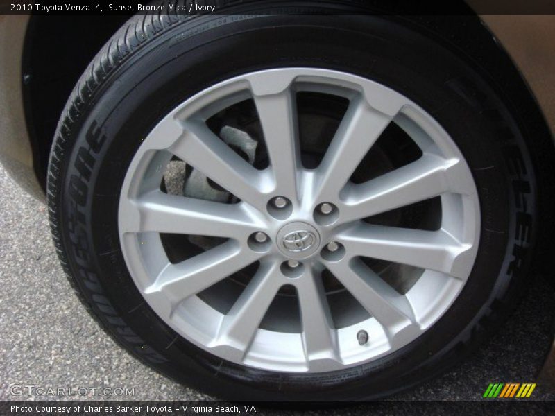 Sunset Bronze Mica / Ivory 2010 Toyota Venza I4