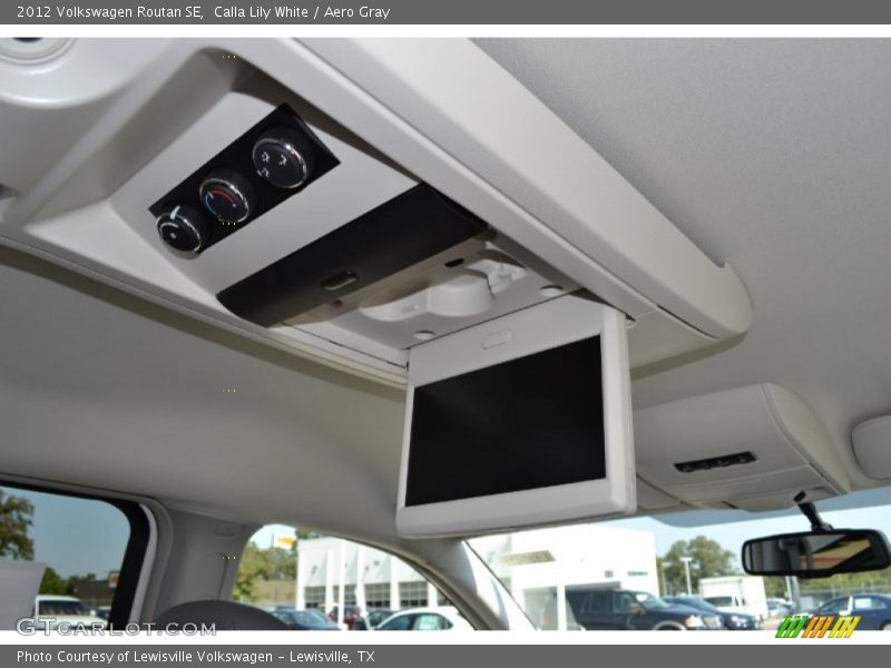 Calla Lily White / Aero Gray 2012 Volkswagen Routan SE