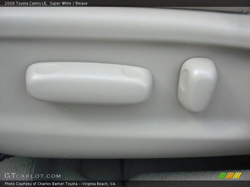 Super White / Bisque 2009 Toyota Camry LE