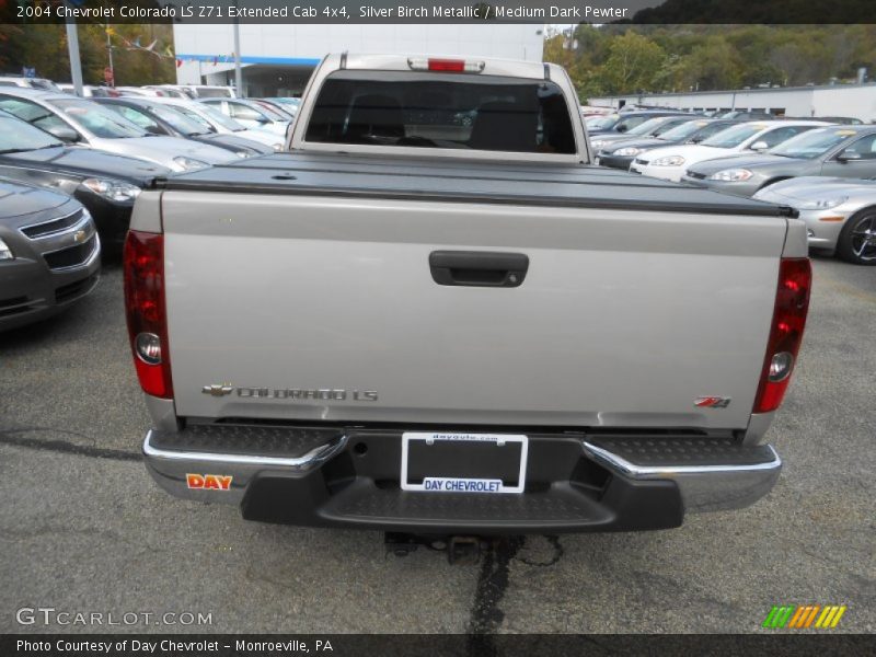Silver Birch Metallic / Medium Dark Pewter 2004 Chevrolet Colorado LS Z71 Extended Cab 4x4