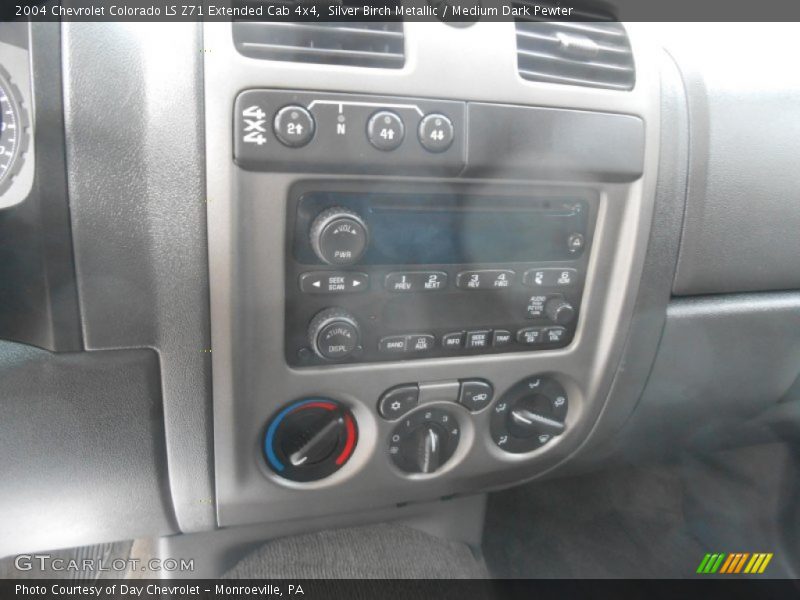Silver Birch Metallic / Medium Dark Pewter 2004 Chevrolet Colorado LS Z71 Extended Cab 4x4