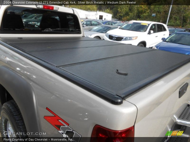 Silver Birch Metallic / Medium Dark Pewter 2004 Chevrolet Colorado LS Z71 Extended Cab 4x4