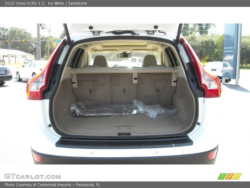 Ice White / Sandstone 2013 Volvo XC60 3.2