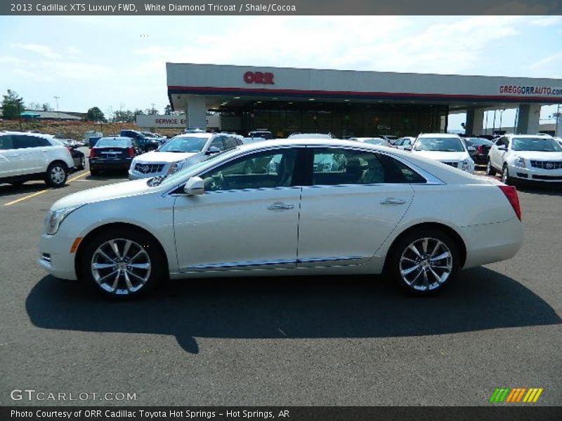 White Diamond Tricoat / Shale/Cocoa 2013 Cadillac XTS Luxury FWD