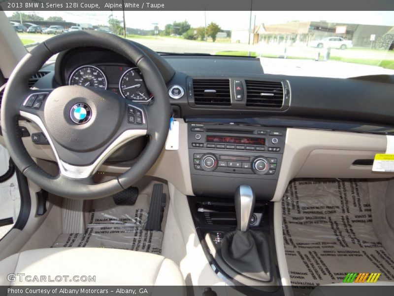 Dashboard of 2013 1 Series 128i Coupe