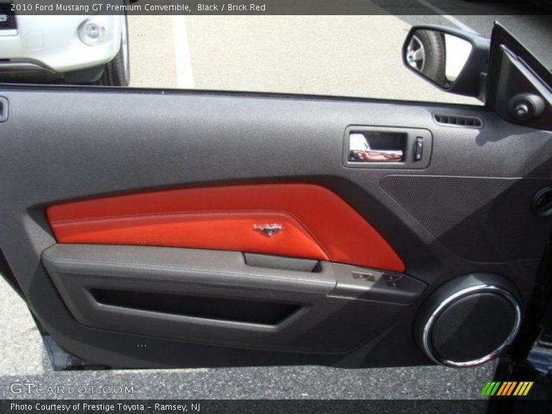Door Panel of 2010 Mustang GT Premium Convertible
