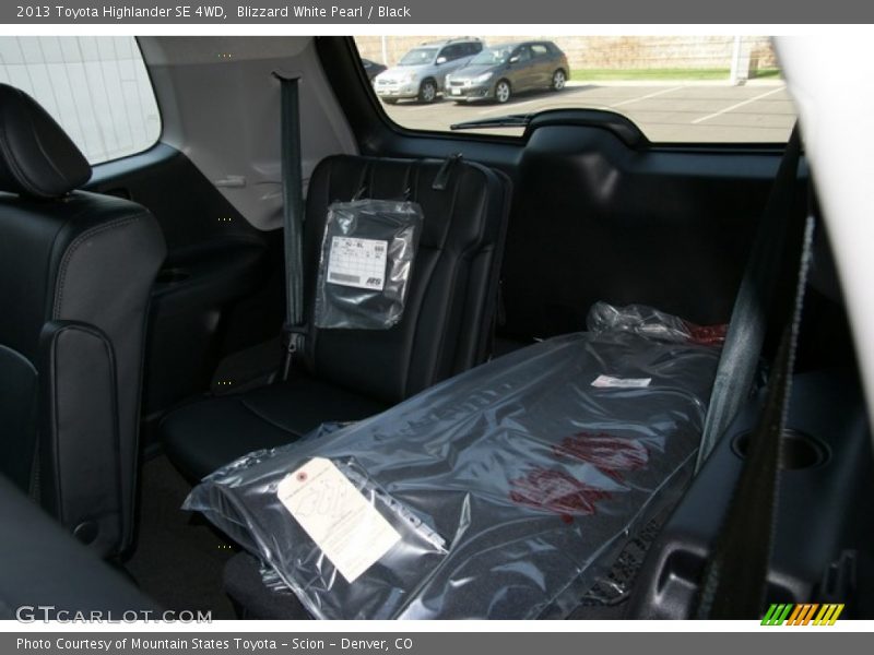 Blizzard White Pearl / Black 2013 Toyota Highlander SE 4WD
