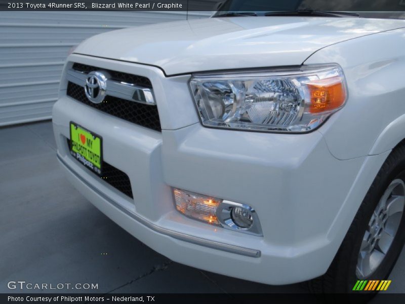 Blizzard White Pearl / Graphite 2013 Toyota 4Runner SR5
