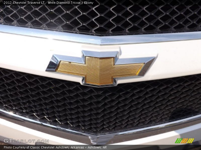 White Diamond Tricoat / Ebony 2012 Chevrolet Traverse LT