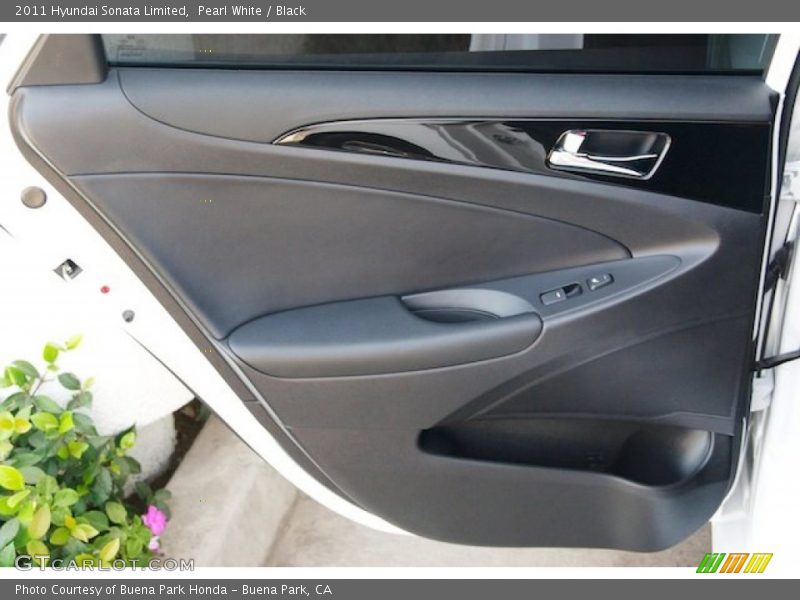 Pearl White / Black 2011 Hyundai Sonata Limited