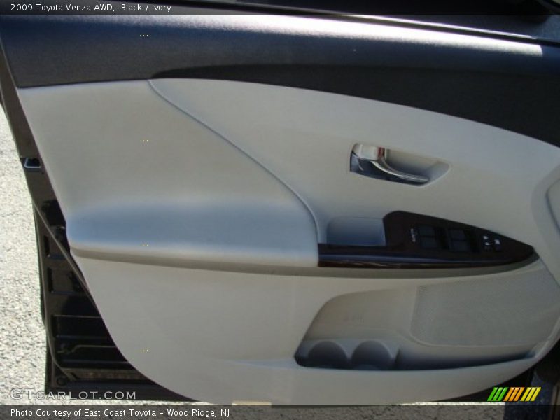 Black / Ivory 2009 Toyota Venza AWD