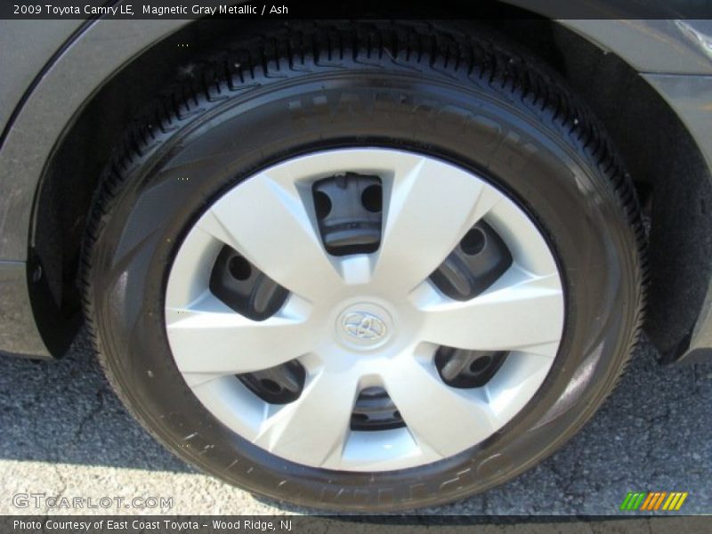 Magnetic Gray Metallic / Ash 2009 Toyota Camry LE