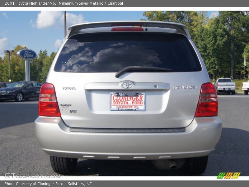 Millennium Silver Metallic / Charcoal 2001 Toyota Highlander V6