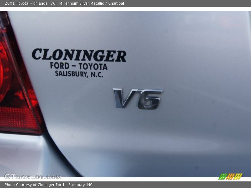 Millennium Silver Metallic / Charcoal 2001 Toyota Highlander V6