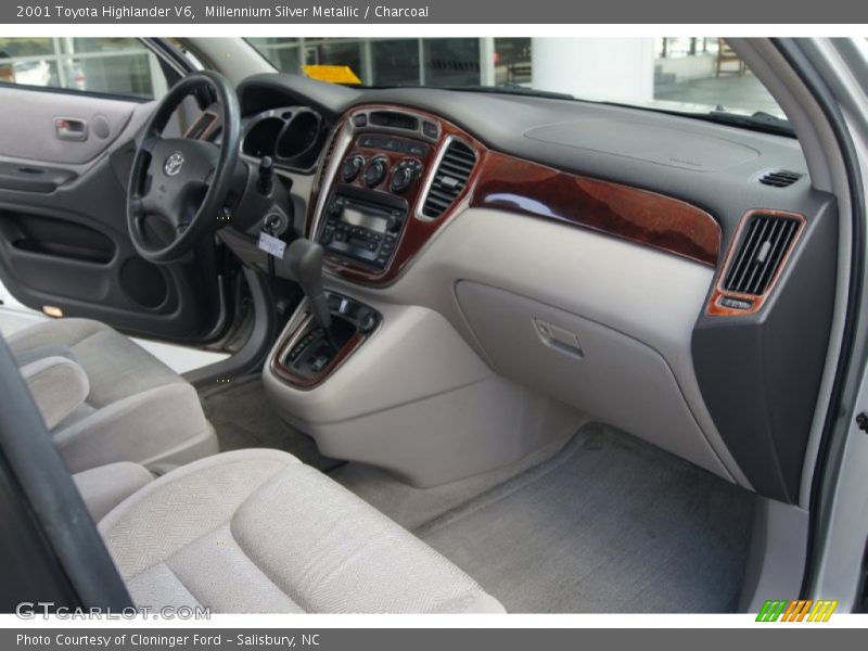 Millennium Silver Metallic / Charcoal 2001 Toyota Highlander V6