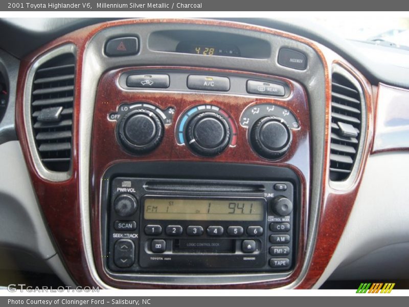 Millennium Silver Metallic / Charcoal 2001 Toyota Highlander V6