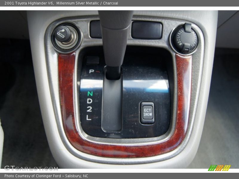 Millennium Silver Metallic / Charcoal 2001 Toyota Highlander V6