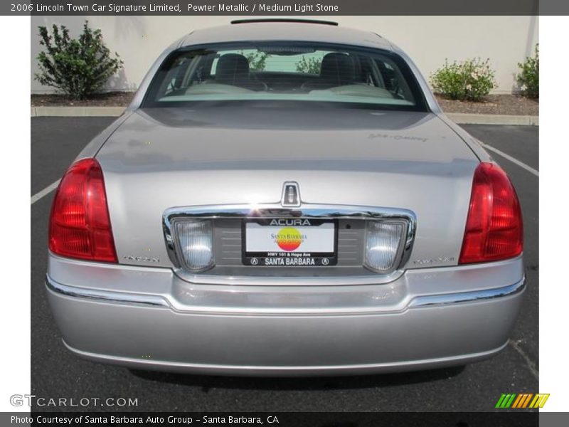Pewter Metallic / Medium Light Stone 2006 Lincoln Town Car Signature Limited