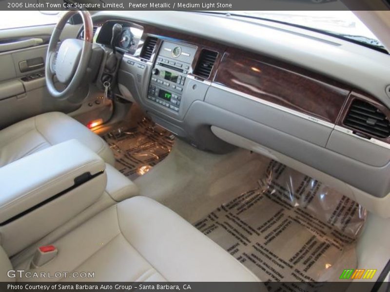 Pewter Metallic / Medium Light Stone 2006 Lincoln Town Car Signature Limited