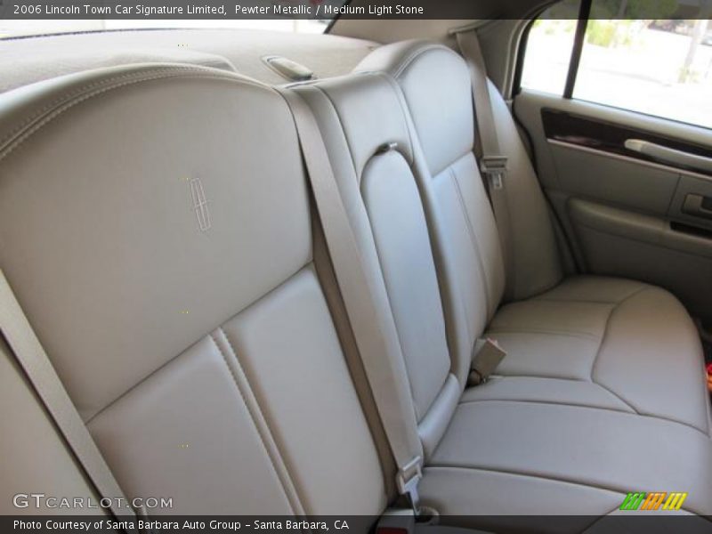 Pewter Metallic / Medium Light Stone 2006 Lincoln Town Car Signature Limited