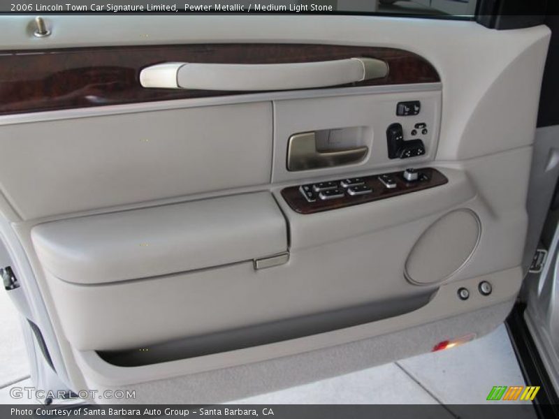 Pewter Metallic / Medium Light Stone 2006 Lincoln Town Car Signature Limited