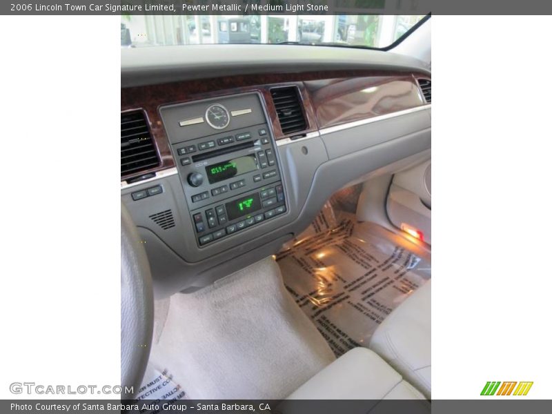 Pewter Metallic / Medium Light Stone 2006 Lincoln Town Car Signature Limited
