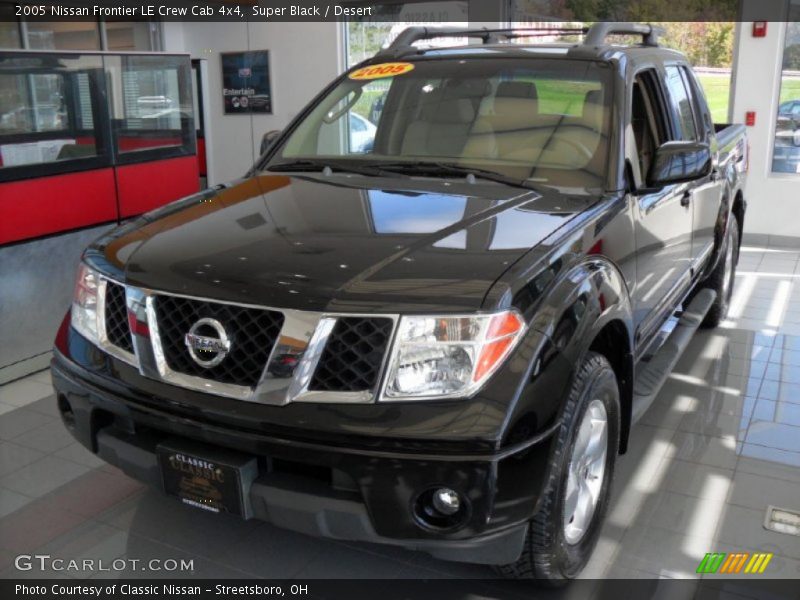 Super Black / Desert 2005 Nissan Frontier LE Crew Cab 4x4