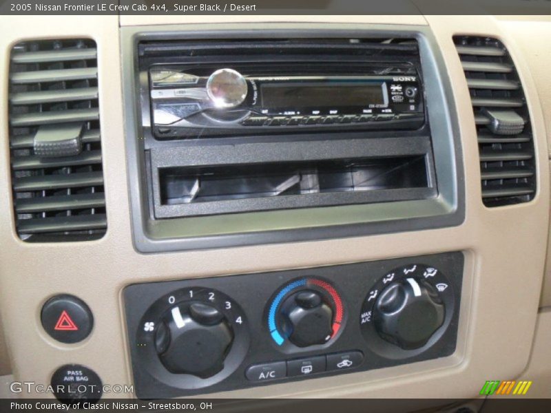Super Black / Desert 2005 Nissan Frontier LE Crew Cab 4x4