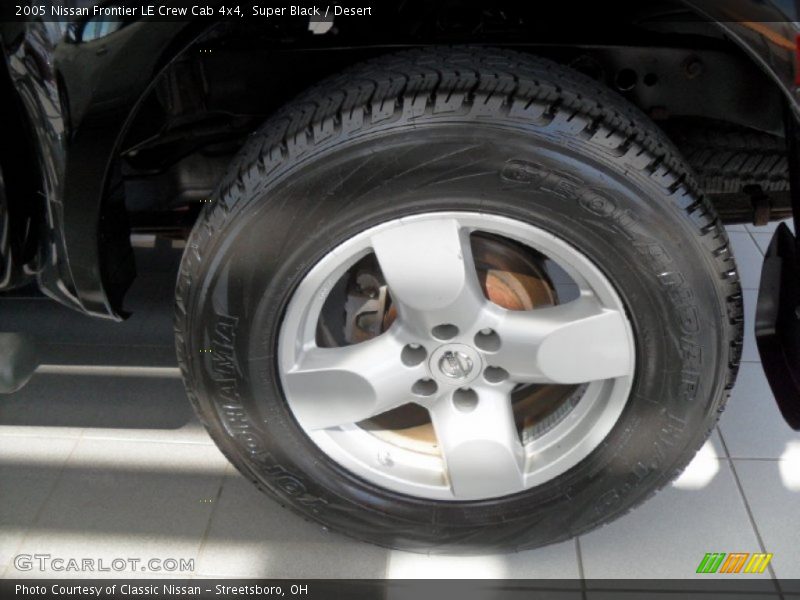 Super Black / Desert 2005 Nissan Frontier LE Crew Cab 4x4