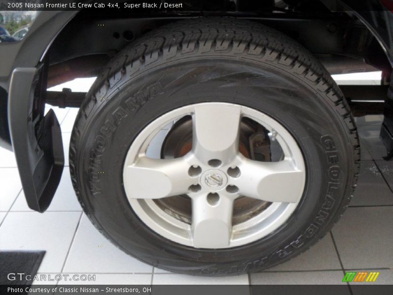 Super Black / Desert 2005 Nissan Frontier LE Crew Cab 4x4