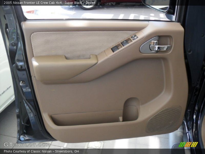 Super Black / Desert 2005 Nissan Frontier LE Crew Cab 4x4