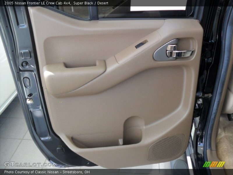 Super Black / Desert 2005 Nissan Frontier LE Crew Cab 4x4