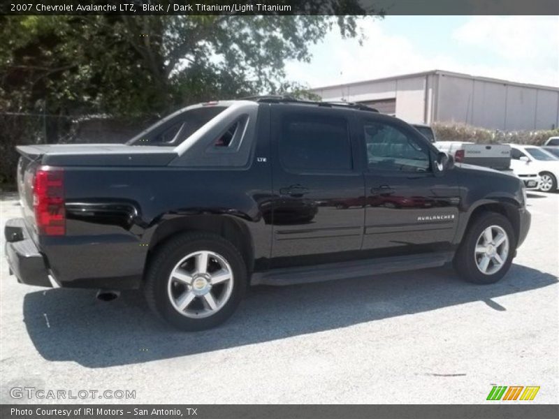 Black / Dark Titanium/Light Titanium 2007 Chevrolet Avalanche LTZ
