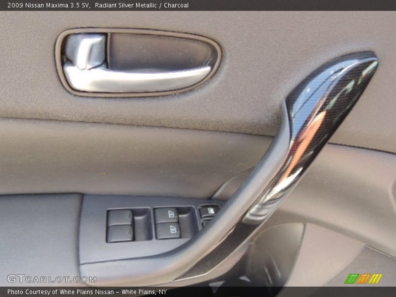 Radiant Silver Metallic / Charcoal 2009 Nissan Maxima 3.5 SV