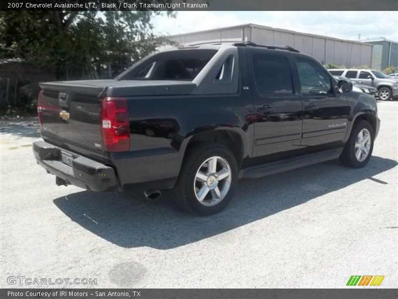 Black / Dark Titanium/Light Titanium 2007 Chevrolet Avalanche LTZ