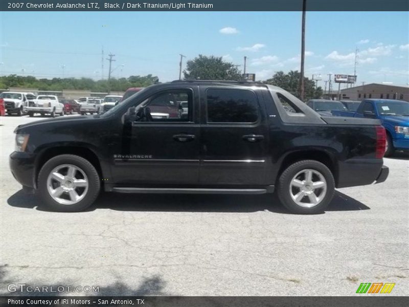Black / Dark Titanium/Light Titanium 2007 Chevrolet Avalanche LTZ