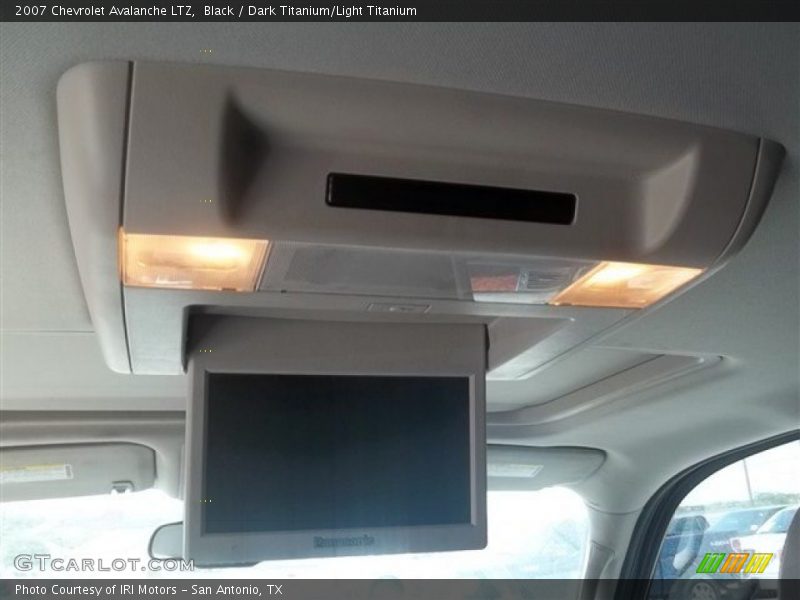 Black / Dark Titanium/Light Titanium 2007 Chevrolet Avalanche LTZ