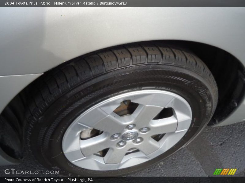 Millenium Silver Metallic / Burgundy/Gray 2004 Toyota Prius Hybrid