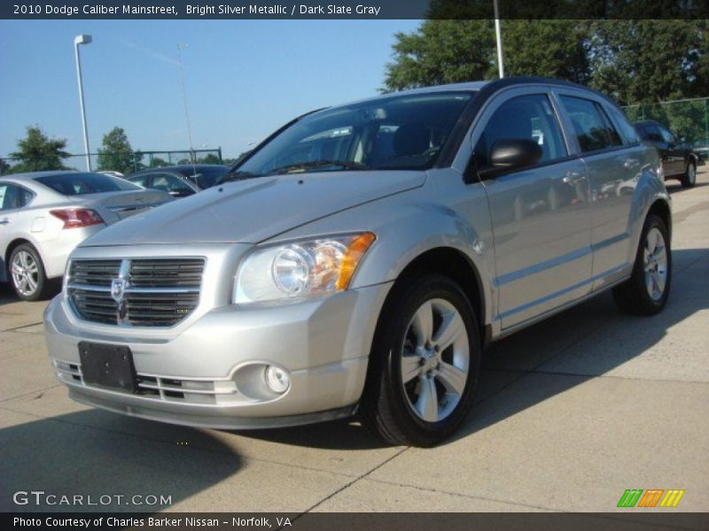 Bright Silver Metallic / Dark Slate Gray 2010 Dodge Caliber Mainstreet