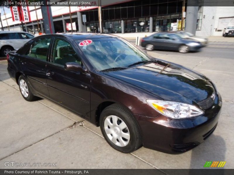 Front 3/4 View of 2004 Camry LE