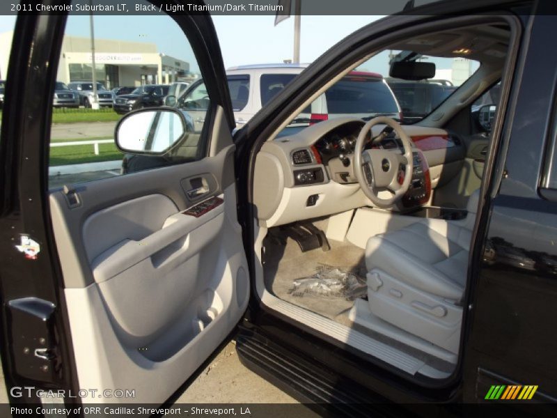 Black / Light Titanium/Dark Titanium 2011 Chevrolet Suburban LT