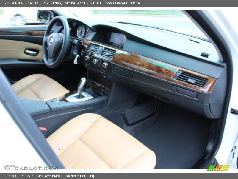 Alpine White / Natural Brown Dakota Leather 2009 BMW 5 Series 535xi Sedan
