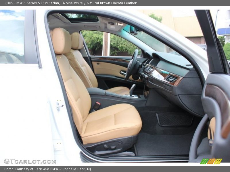 Alpine White / Natural Brown Dakota Leather 2009 BMW 5 Series 535xi Sedan