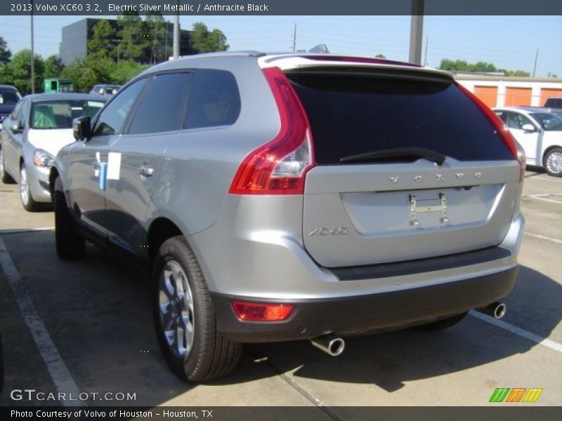 Electric Silver Metallic / Anthracite Black 2013 Volvo XC60 3.2