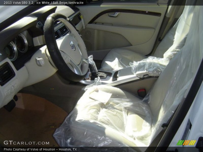 Ice White / Soft Beige/Anthracite 2013 Volvo S80 3.2